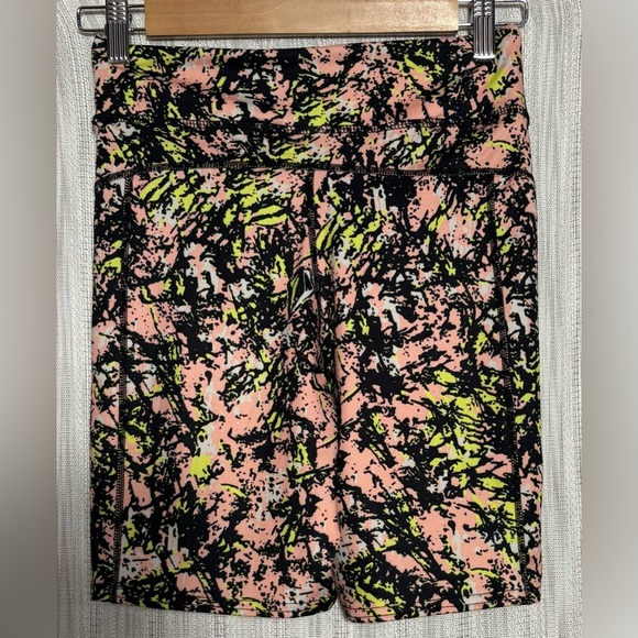 Volcom Women's Pink and Yellow Patterned Bike Shorts size small - Picture 3 of 4